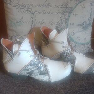 Stylish White and Gray Ankle Boots